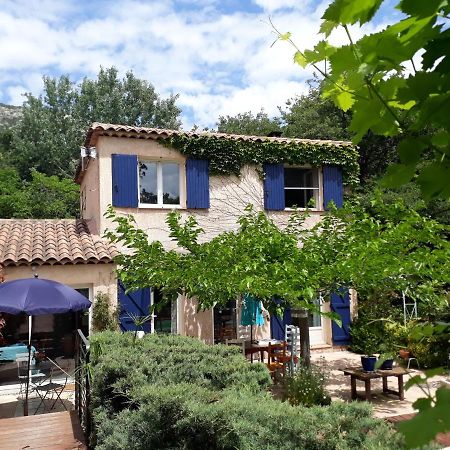 Patin Couffin Hotel Puyloubier Exterior photo