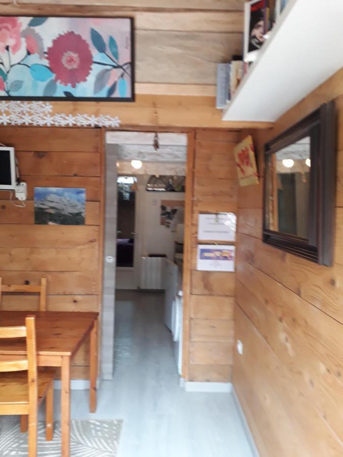 Patin Couffin Hotel Puyloubier Exterior photo